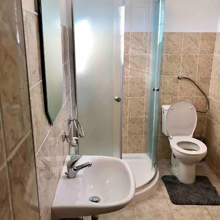 Cozy Near Hockey & Football Stadium Apartment *