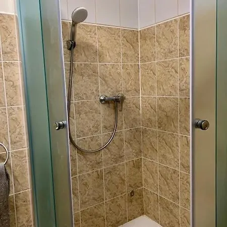 Cozy Near Hockey & Football Stadium *
